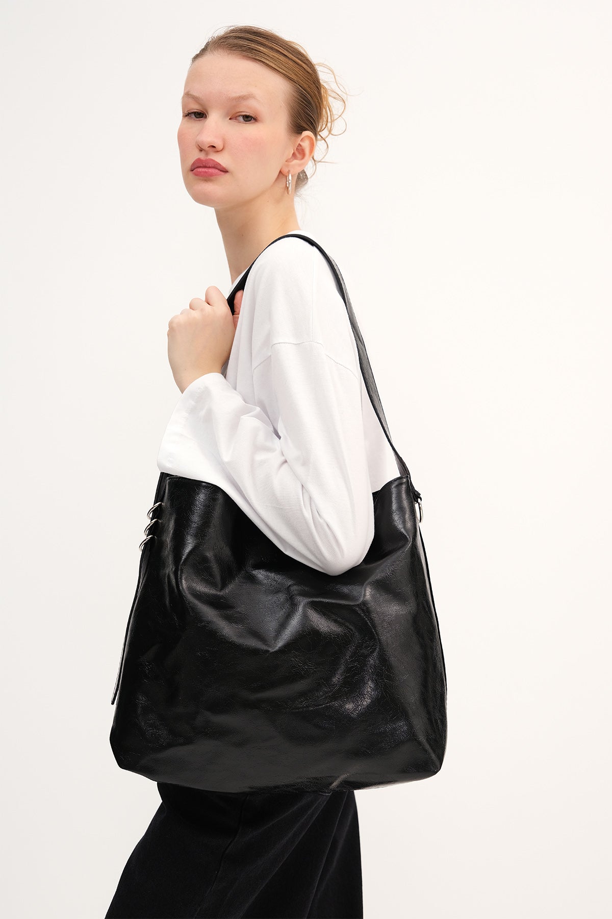 Black_Patent-Shoulder-Bag-addax