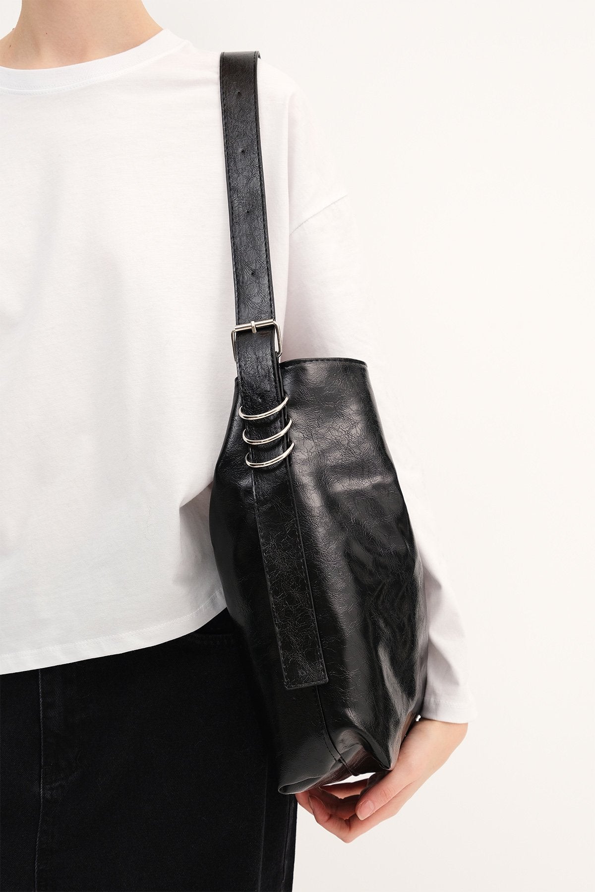 Black_Patent-Shoulder-Bag-addax