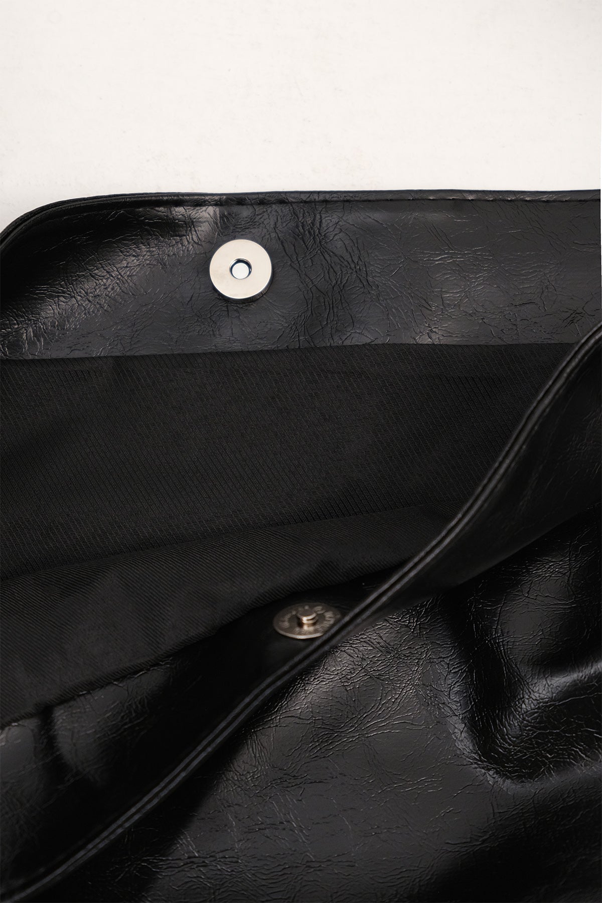 Black_Patent-Shoulder-Bag-addax