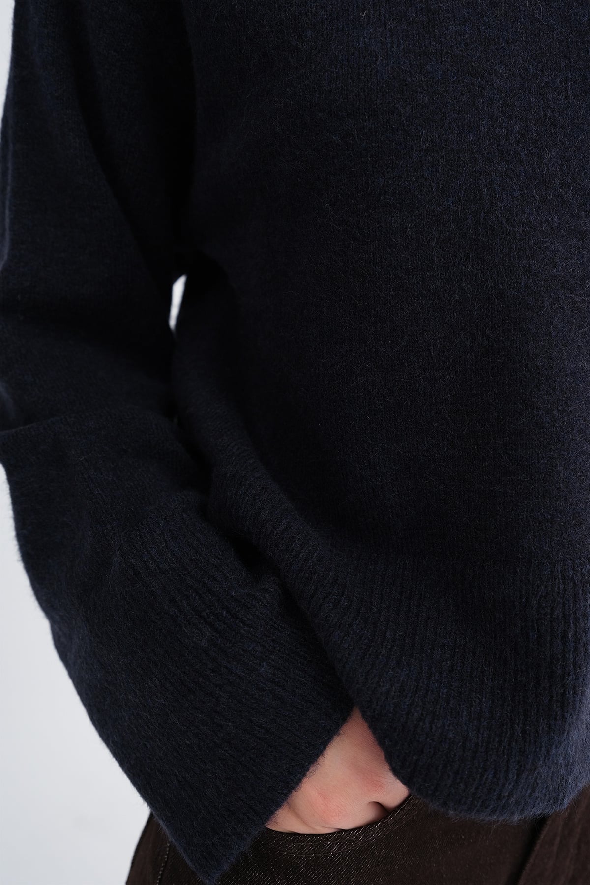 Ocean_Crew-Neck-Knit-Jumper-addax