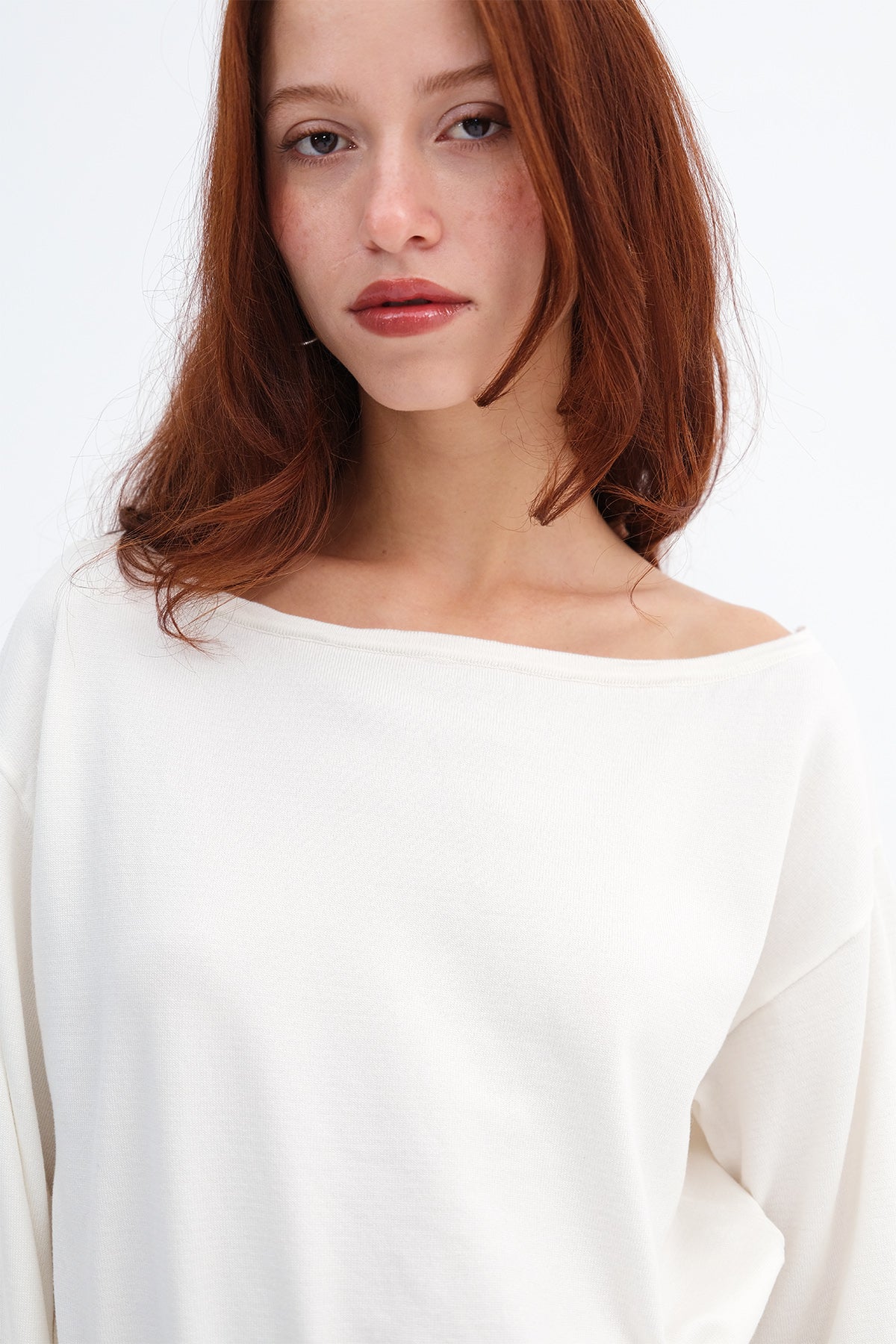 Ecru_Boat-Neck-Knit-Sweater-addax