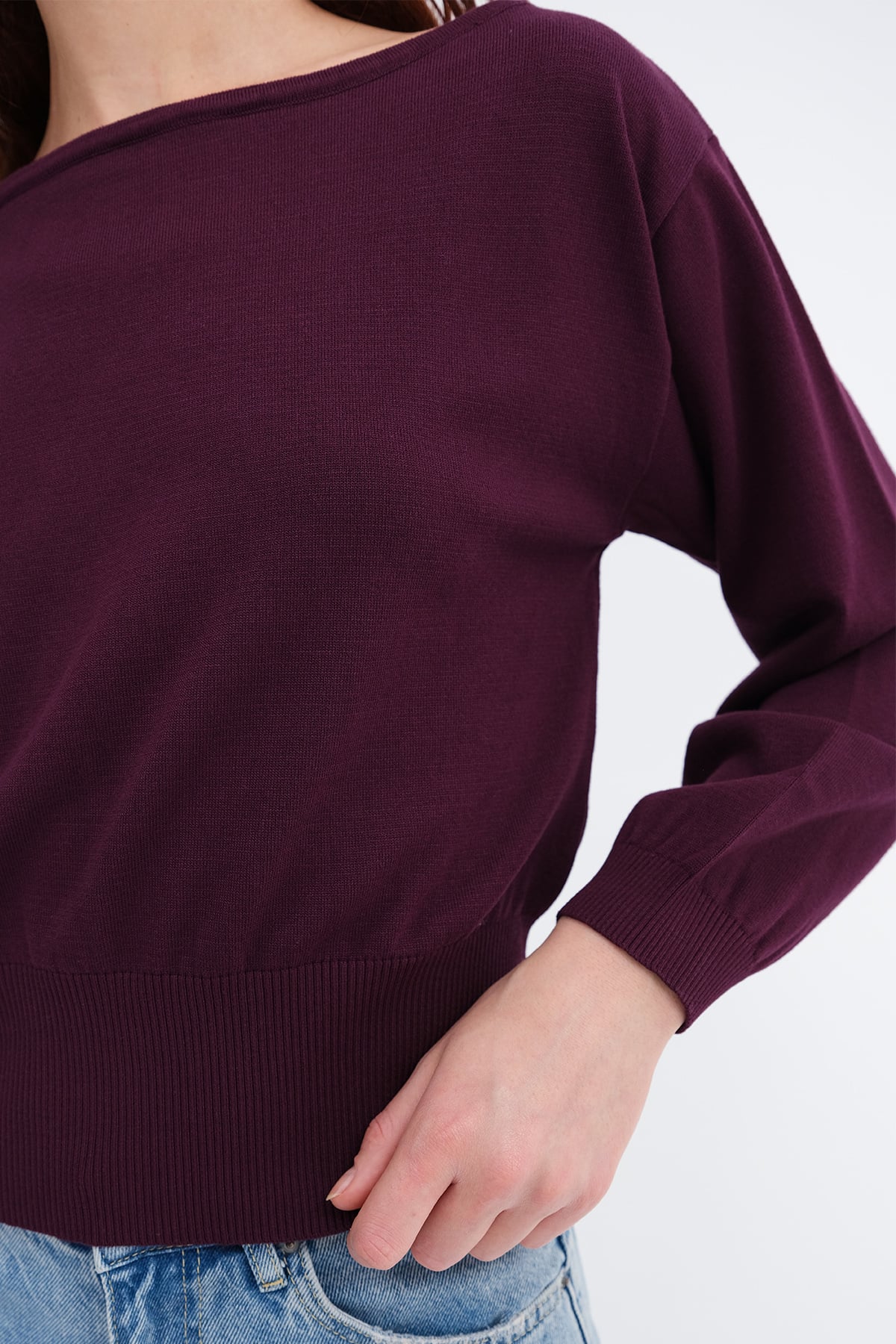 Gardenia_Boat-Neck-Knit-Sweater-addax
