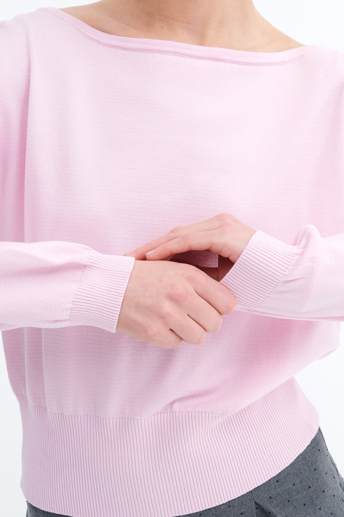 Lotus_Boat-Neck-Knit-Sweater-addax