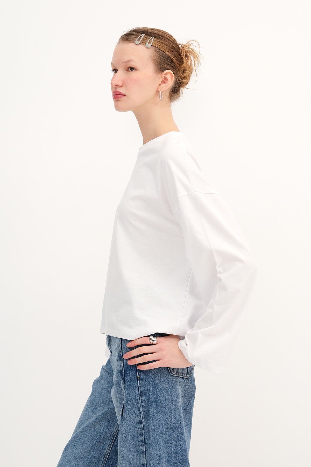 White_Long-Sleeve-Basic-T-Shirt-addax
