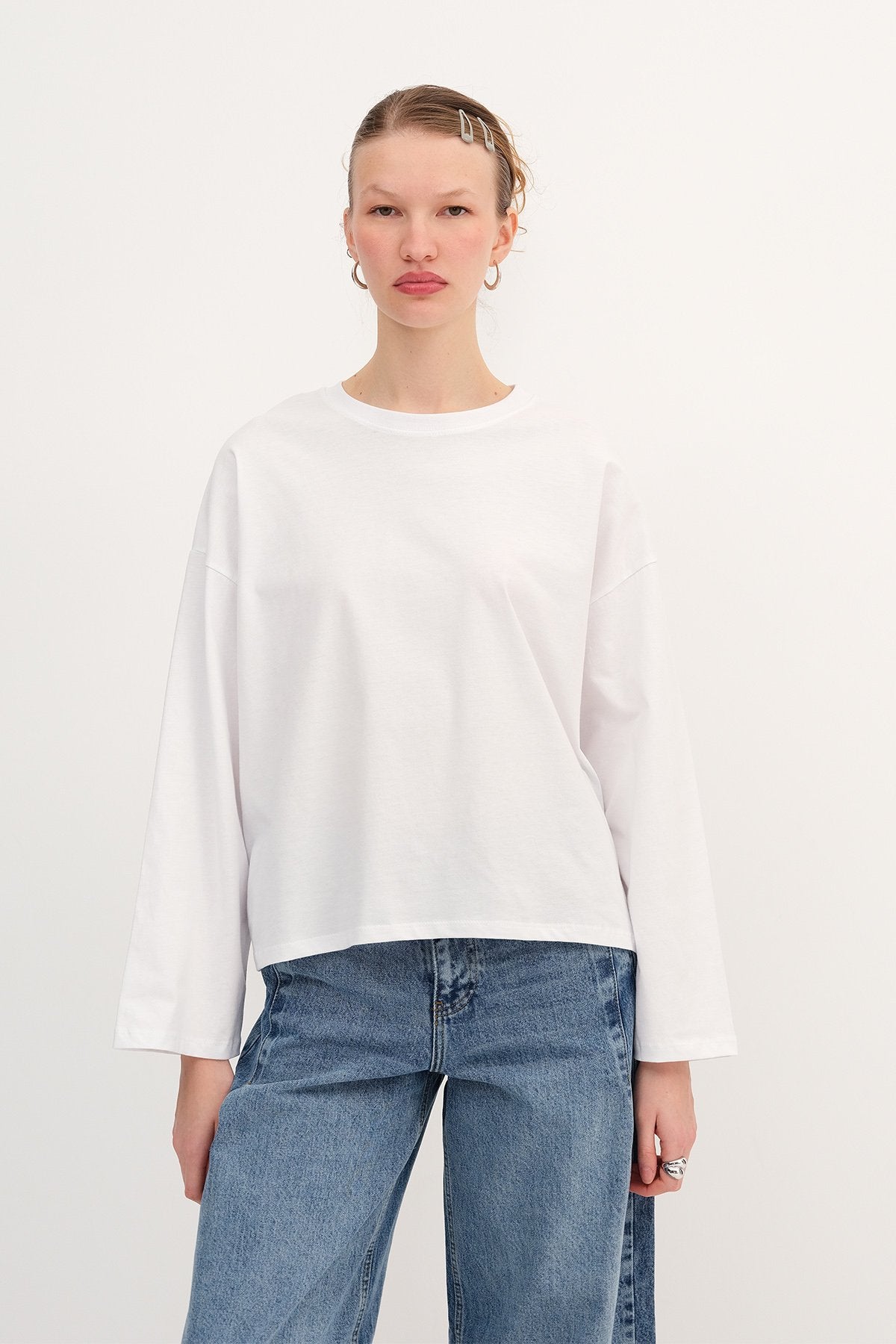 White_Long-Sleeve-Basic-T-Shirt-addax