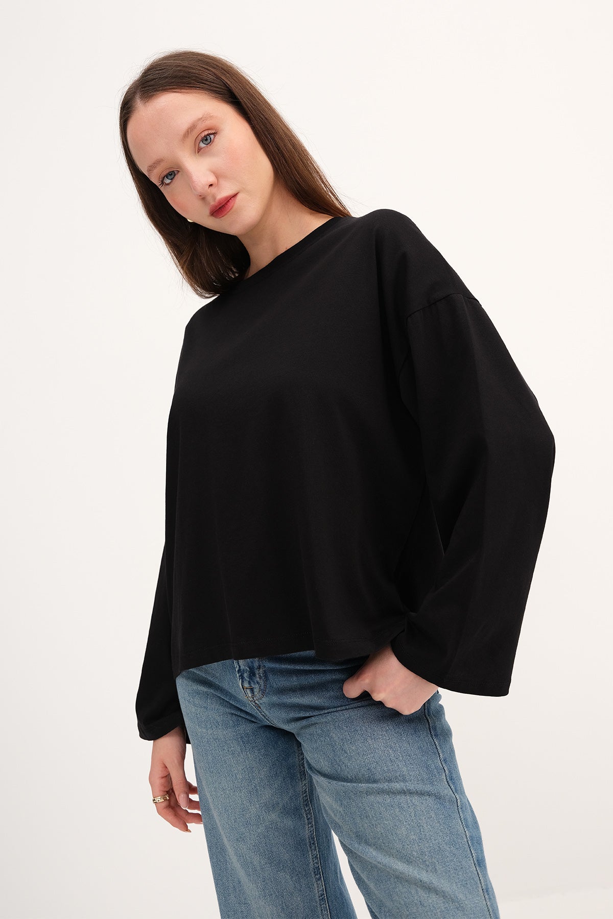 Black_Long-Sleeve-Basic-T-Shirt-addax