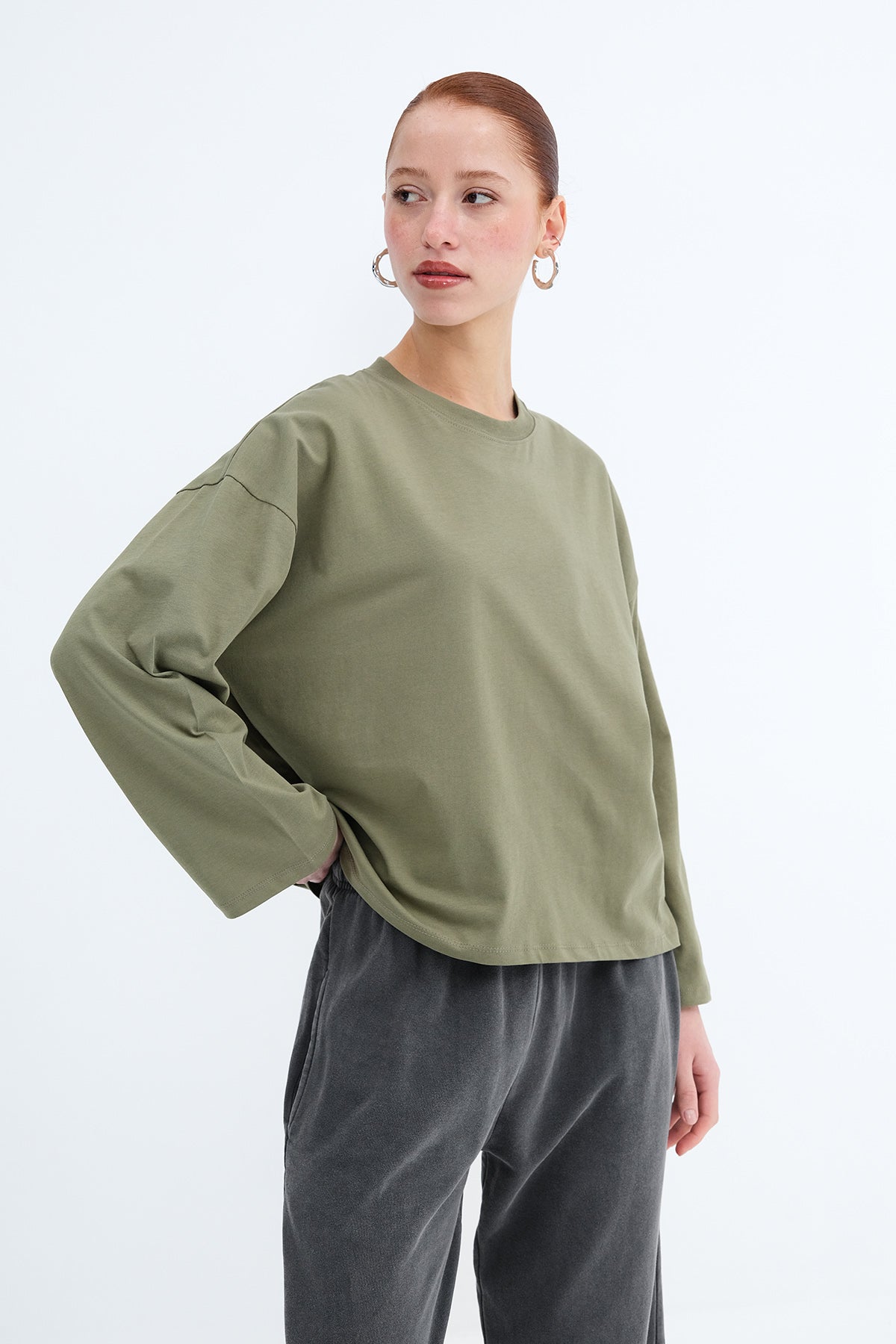 Oil-Green_Long-Sleeve-Basic-T-Shirt-addax