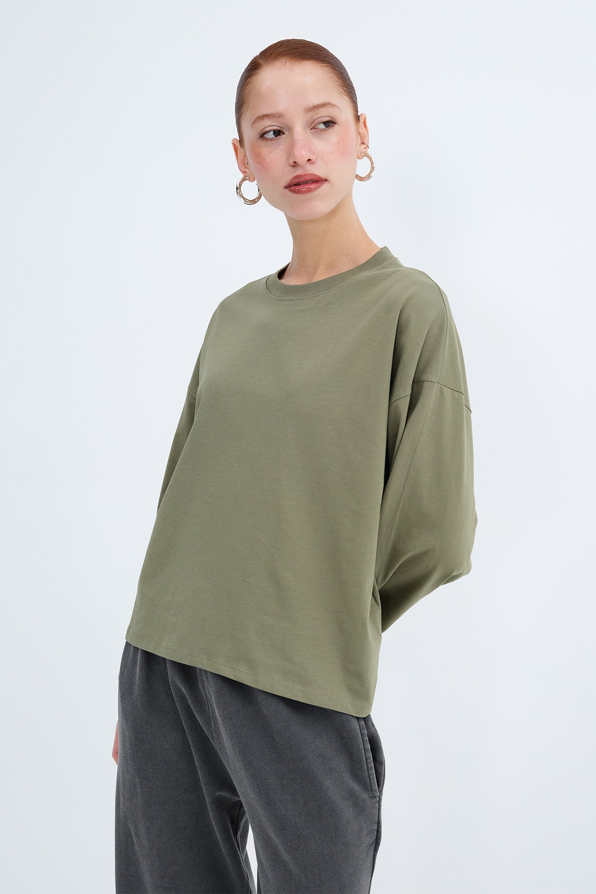 Oil-Green_Long-Sleeve-Basic-T-Shirt-addax