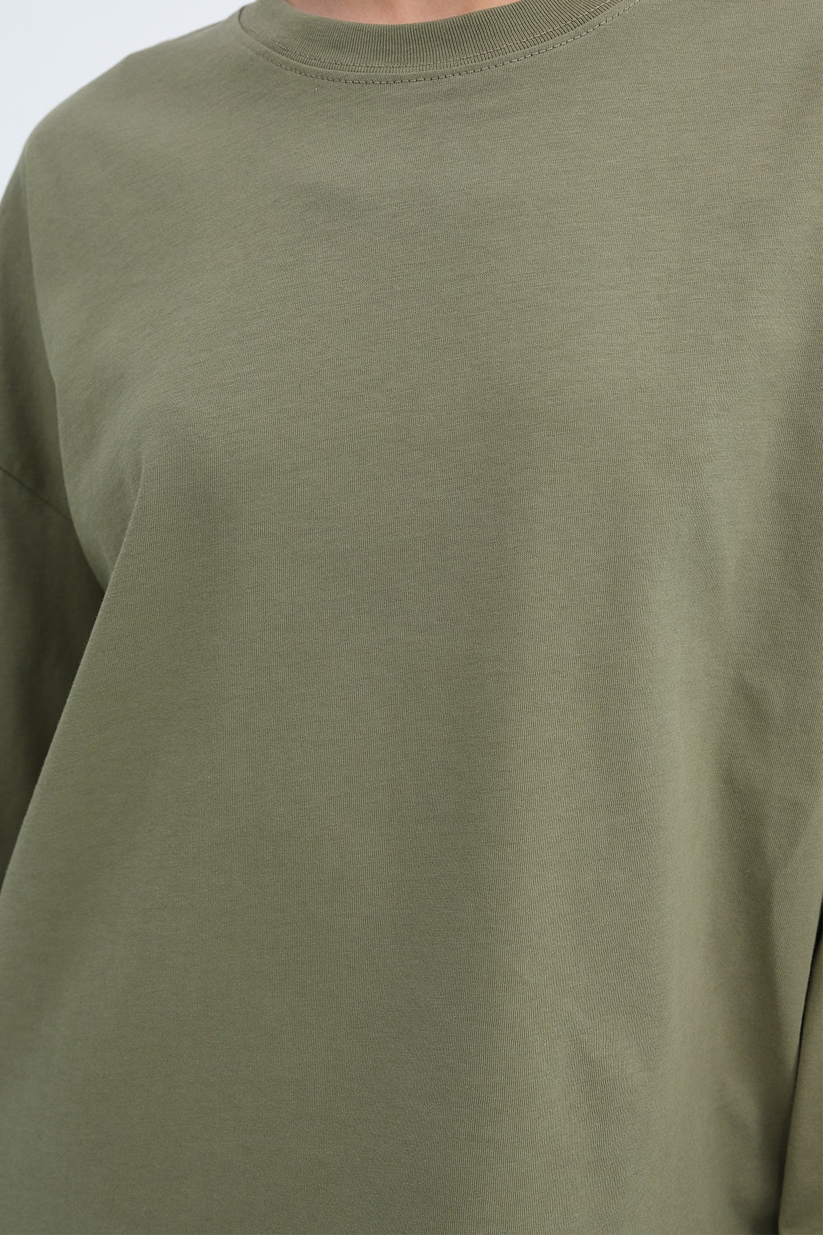 Oil-Green_Long-Sleeve-Basic-T-Shirt-addax