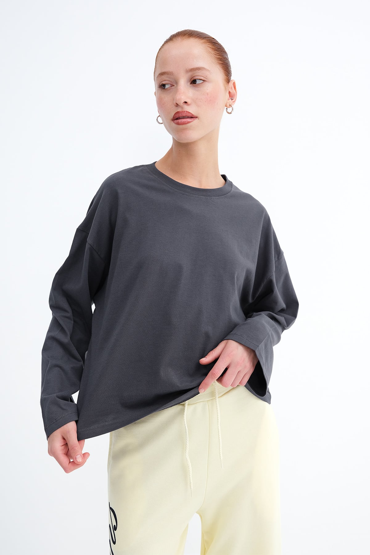 L.Charcoal_Long-Sleeve-Basic-T-Shirt-addax