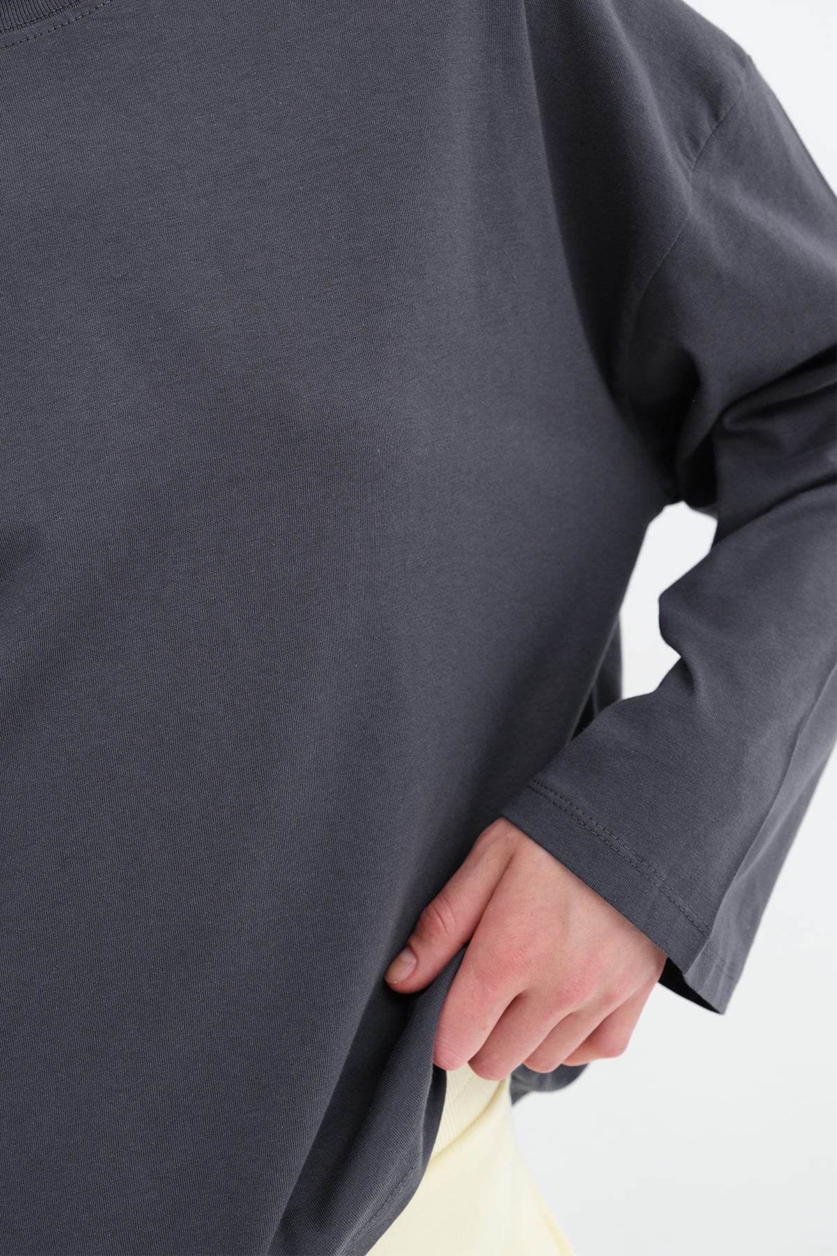 L.Charcoal_Long-Sleeve-Basic-T-Shirt-addax