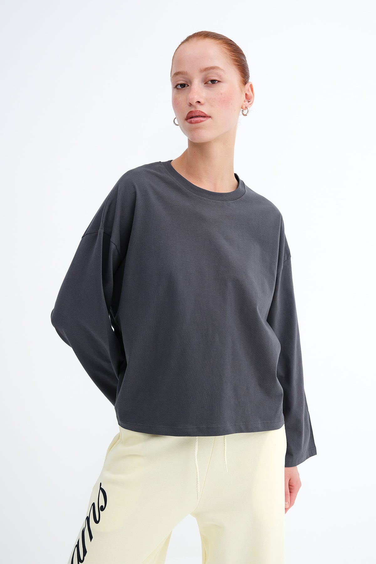 L.Charcoal_Long-Sleeve-Basic-T-Shirt-addax
