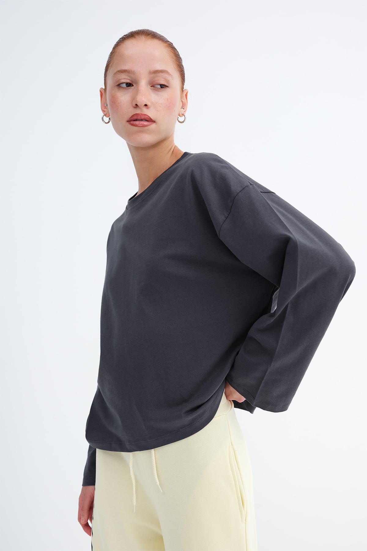 L.Charcoal_Long-Sleeve-Basic-T-Shirt-addax