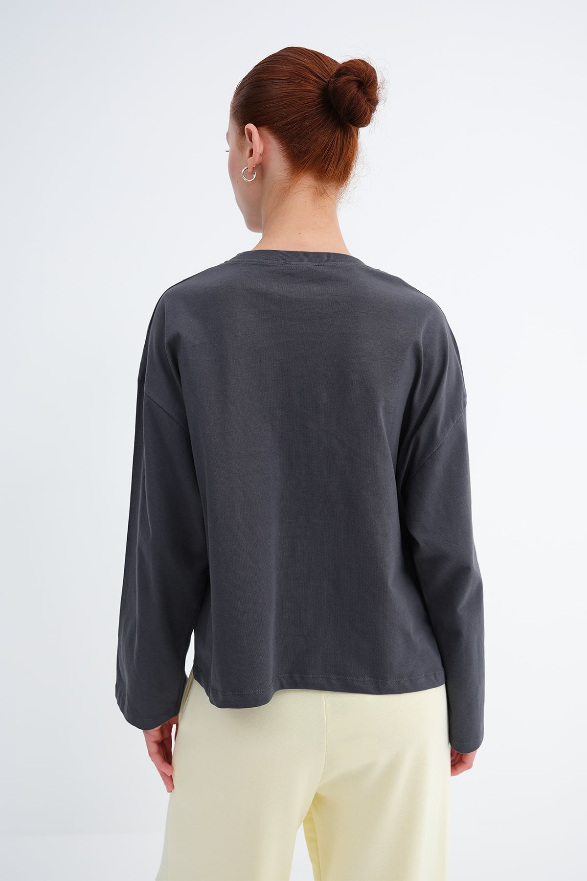 L.Charcoal_Long-Sleeve-Basic-T-Shirt-addax