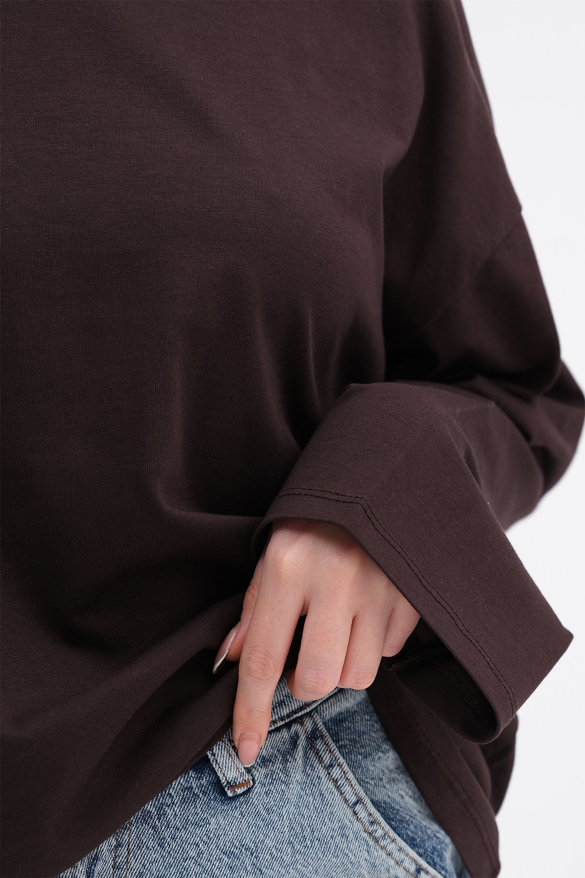 Bitter-Coffee_Long-Sleeve-Basic-T-Shirt-addax