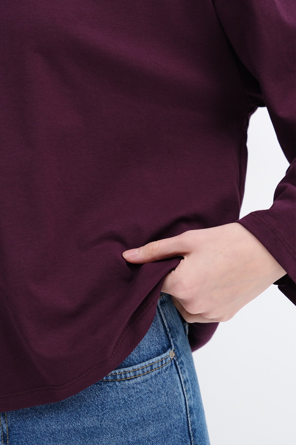 Gardenia_Long-Sleeve-Basic-T-Shirt-addax