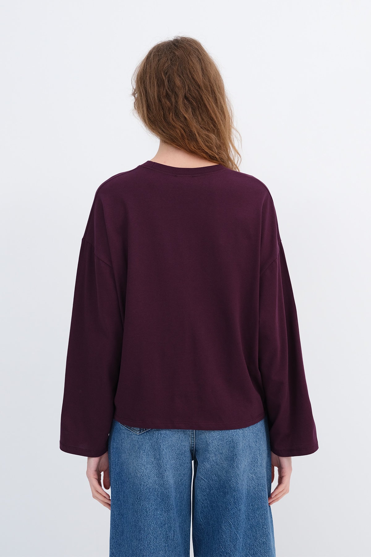 Gardenia_Long-Sleeve-Basic-T-Shirt-addax
