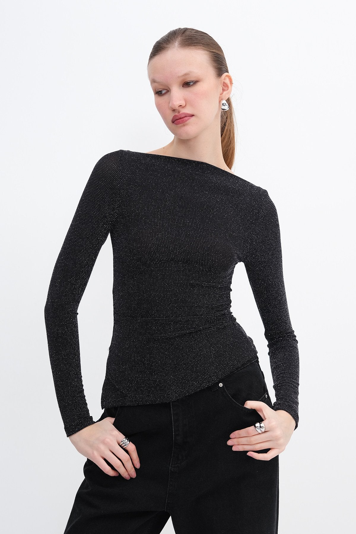 Silvery-Black_Boat-Neck-Glitter-Blouse-addax