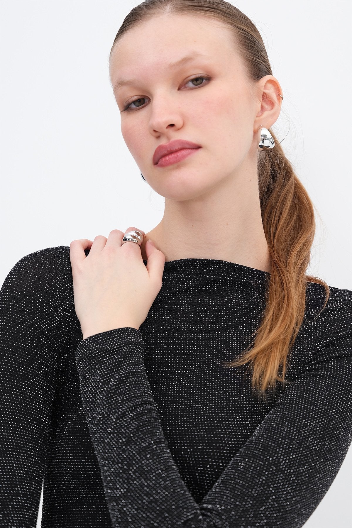 Silvery-Black_Boat-Neck-Glitter-Blouse-addax