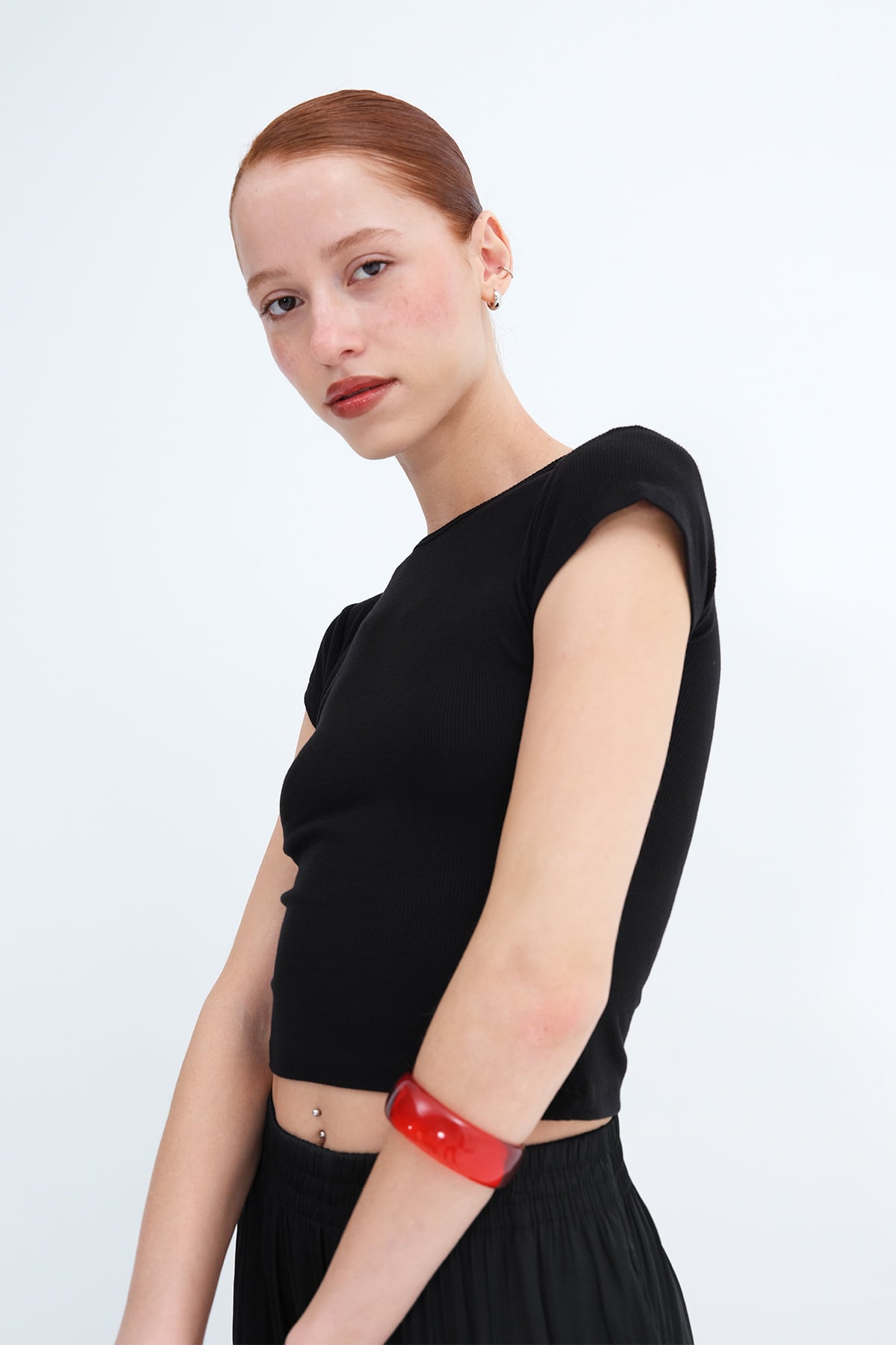 Black_Crew-Neck-Short-Sleeve-T-Shirt-addax