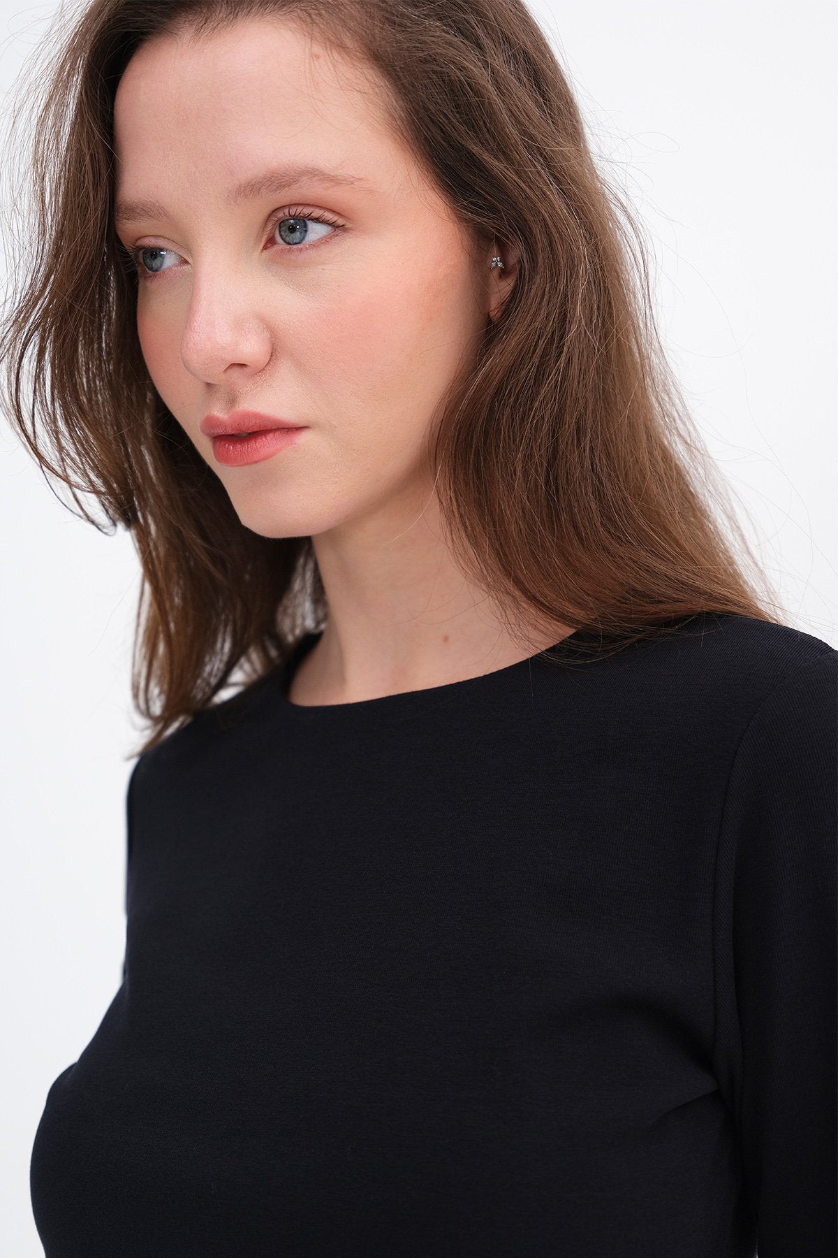 Black_Crew-Neck-Basic-Blouse-addax