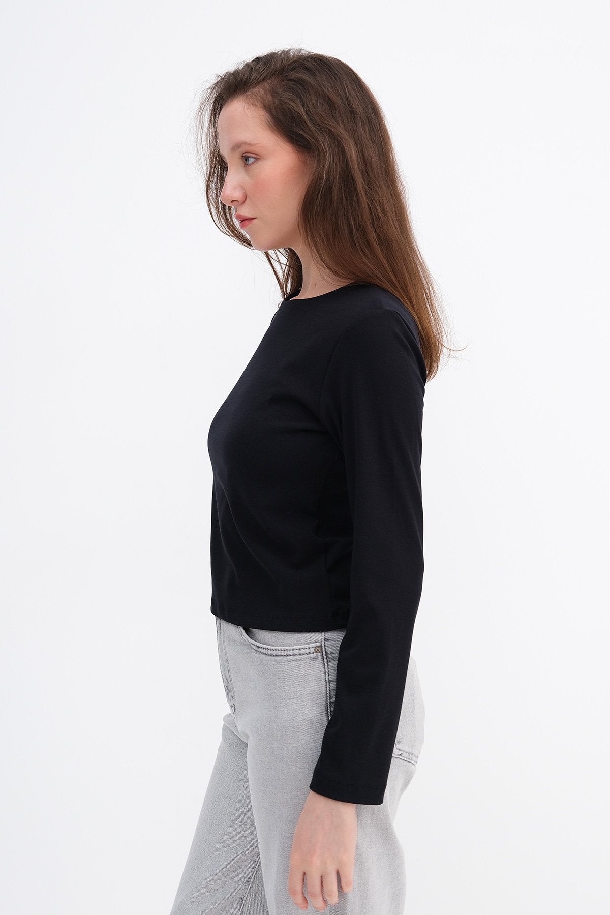 Black_Crew-Neck-Basic-Blouse-addax