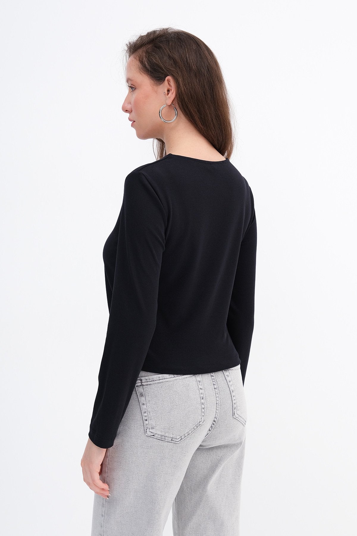 Black_Crew-Neck-Basic-Blouse-addax