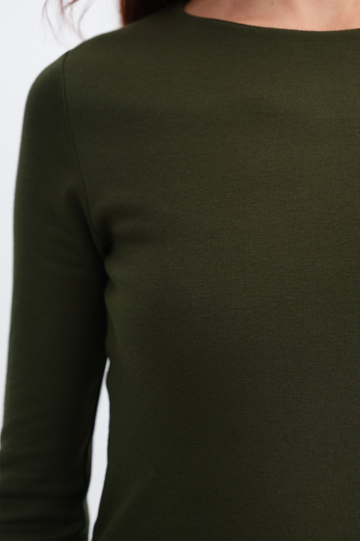Dark-Green_Crew-Neck-Basic-Blouse-addax