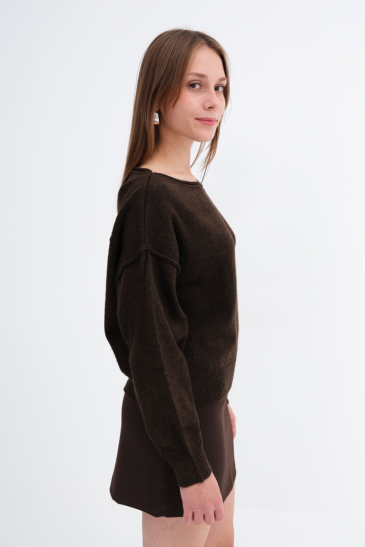 Bitter-Coffee_Boat-Neck-Knit-Sweater-addax
