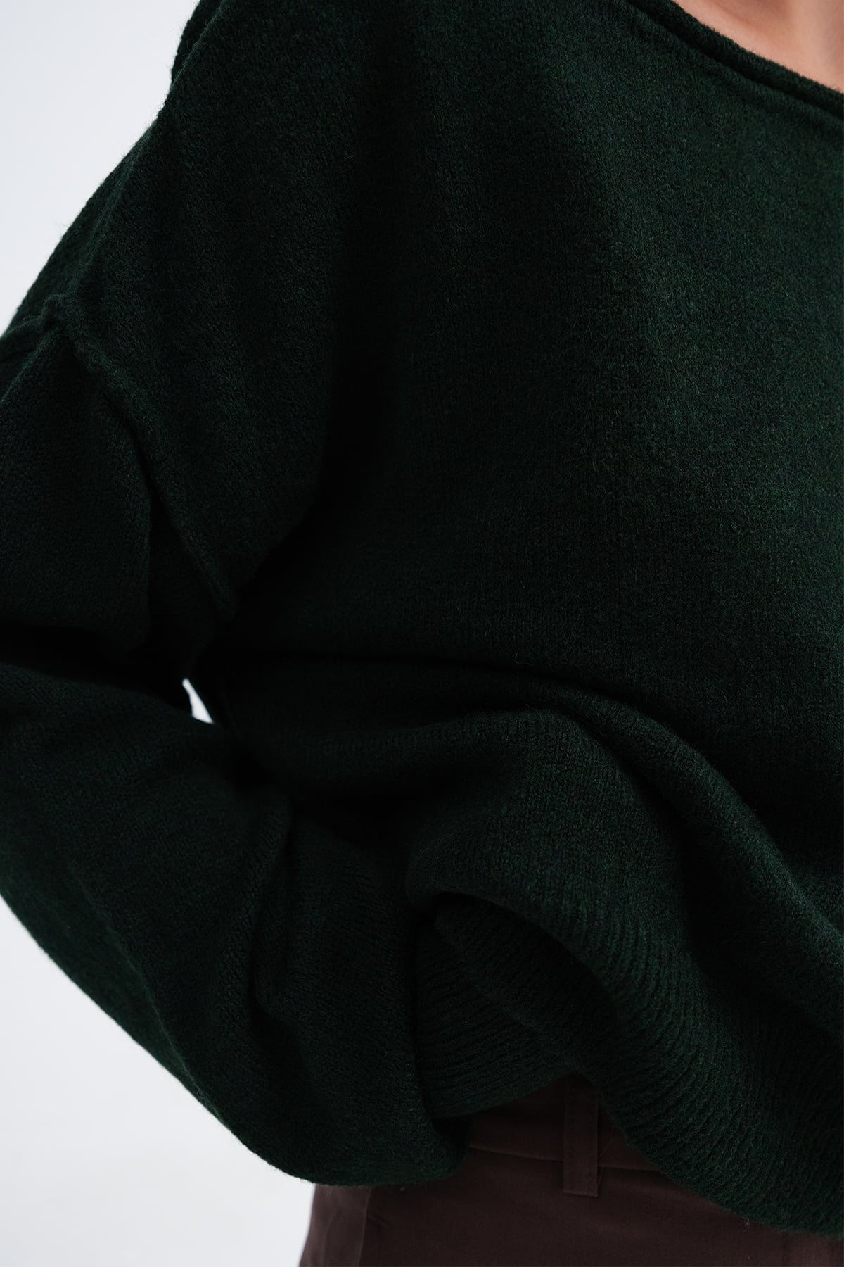 Sapphire_Boat-Neck-Knit-Sweater-addax