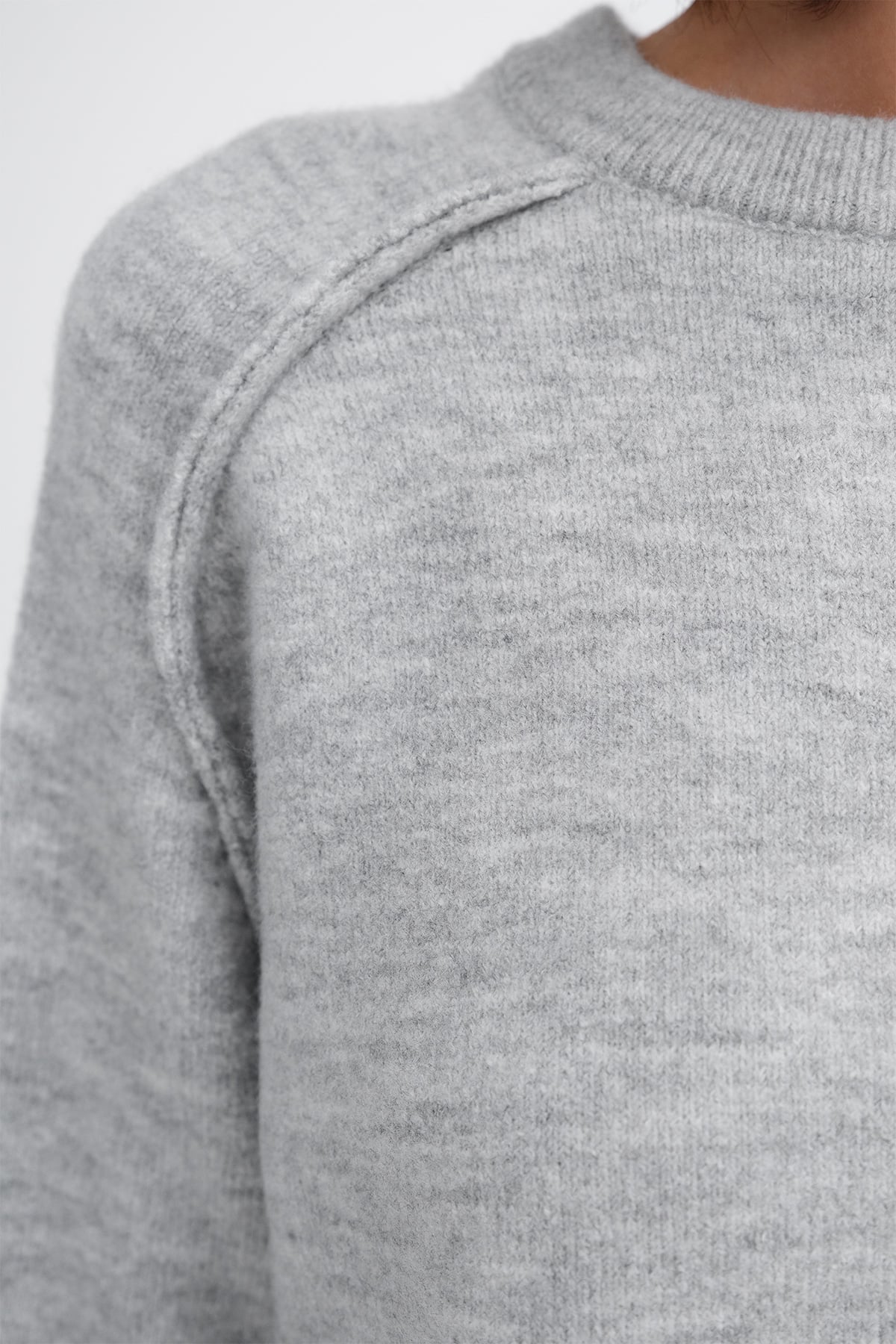 Snow-Melange_Crew-Neck-Knit-Sweater-addax