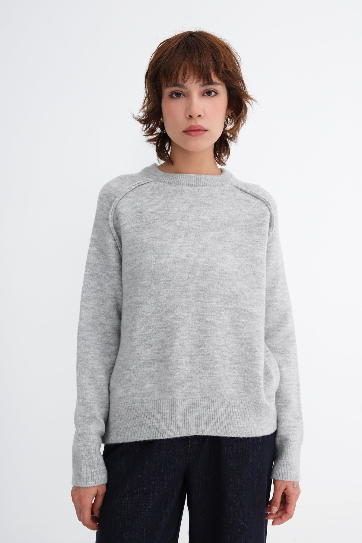 Snow-Melange_Crew-Neck-Knit-Sweater-addax