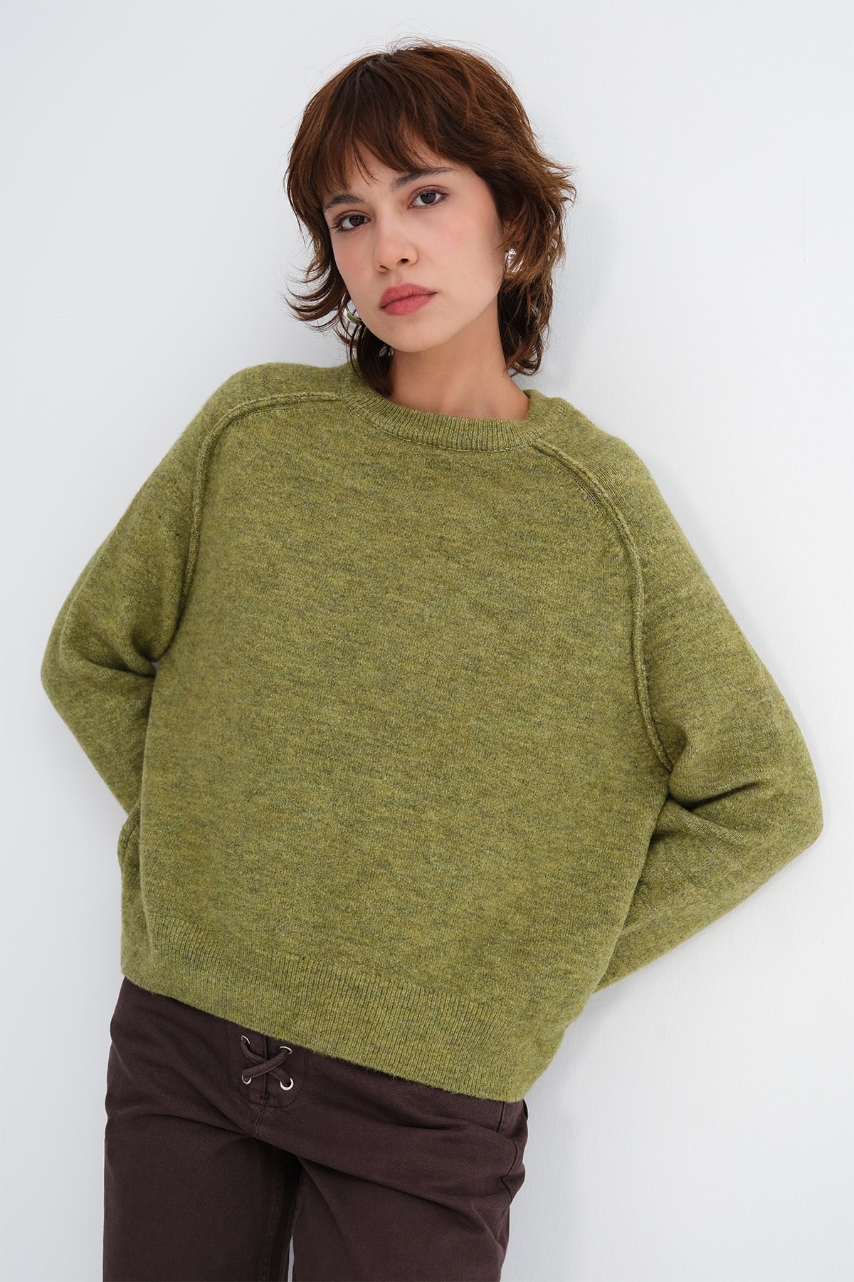 Olive_Crew-Neck-Knit-Sweater-addax