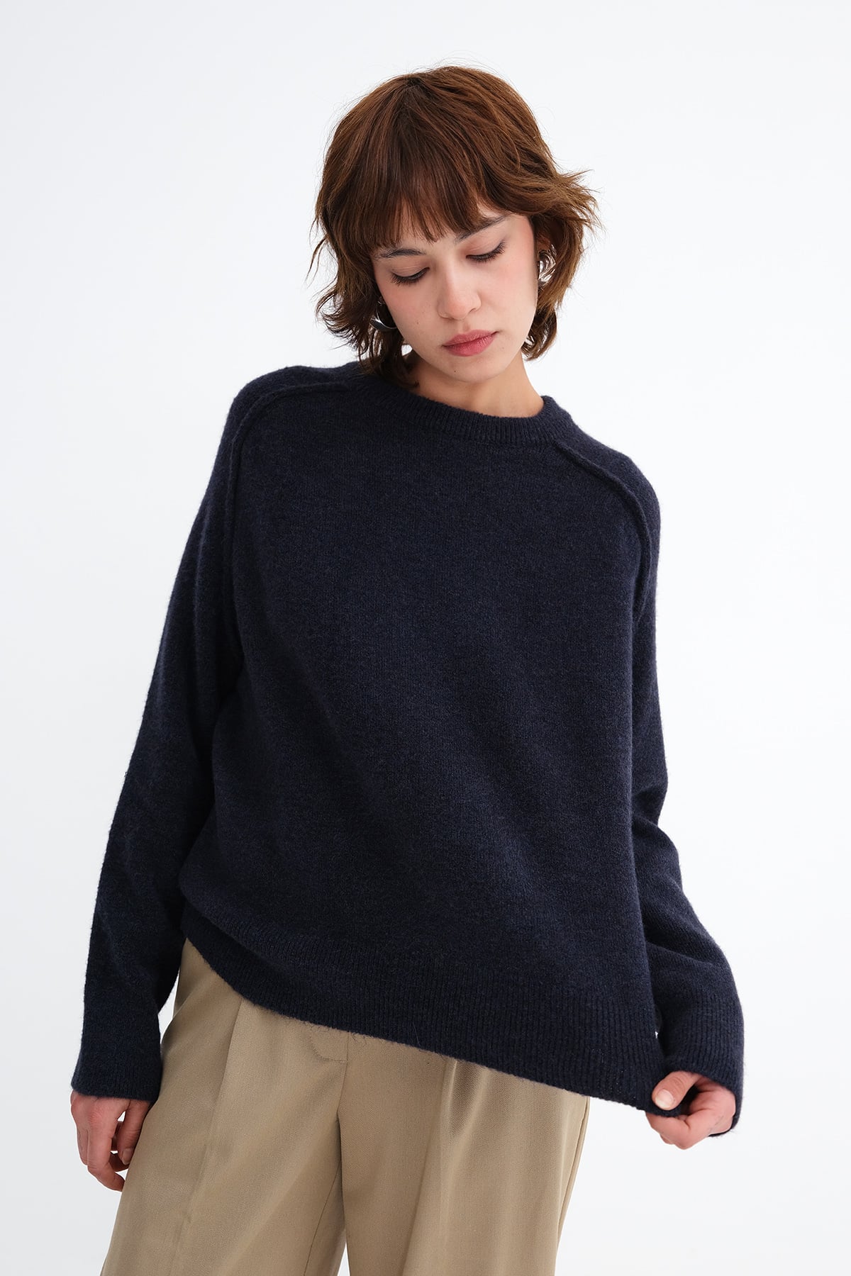 Ocean_Crew-Neck-Knit-Sweater-addax