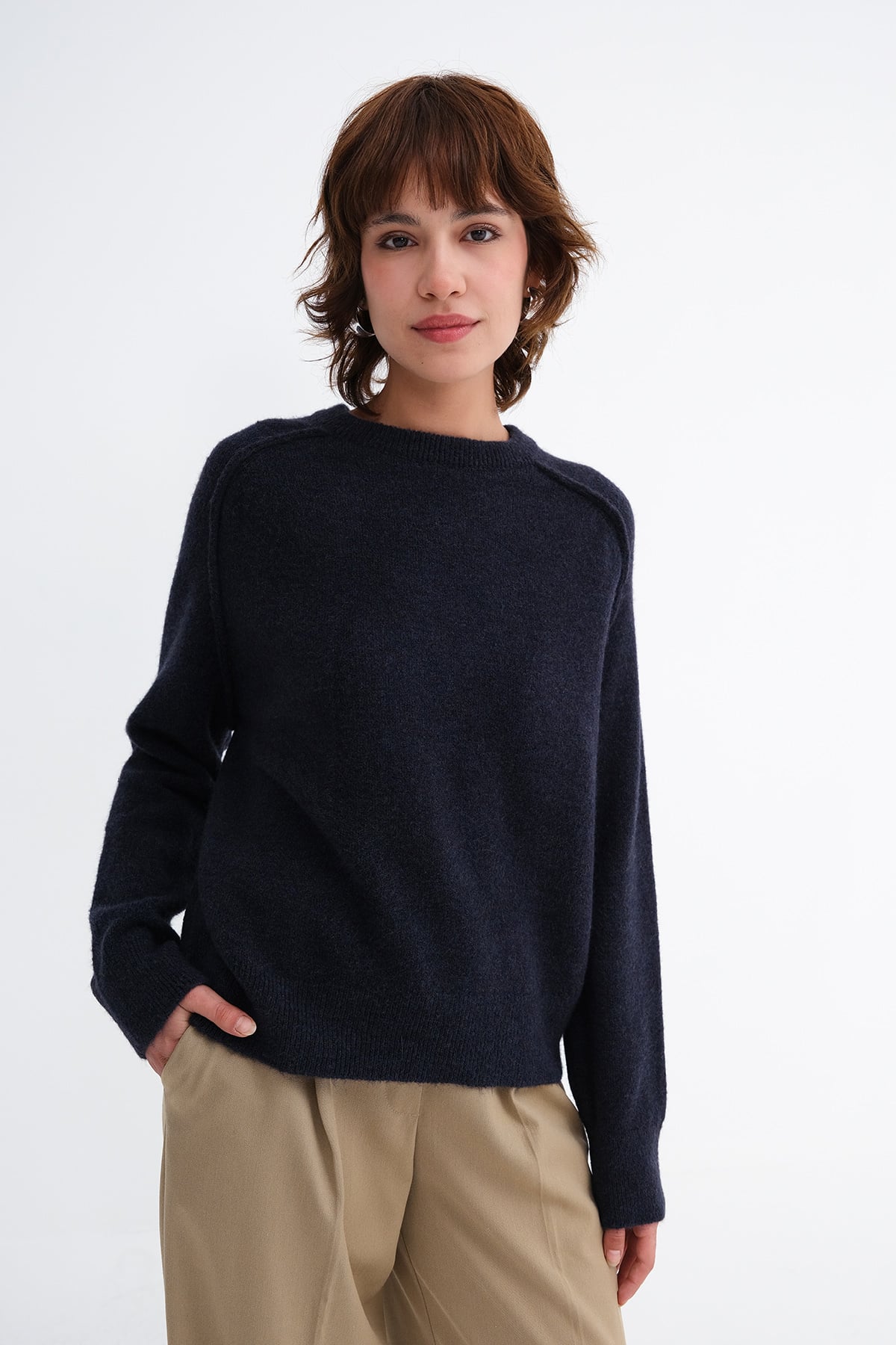 Ocean_Crew-Neck-Knit-Sweater-addax