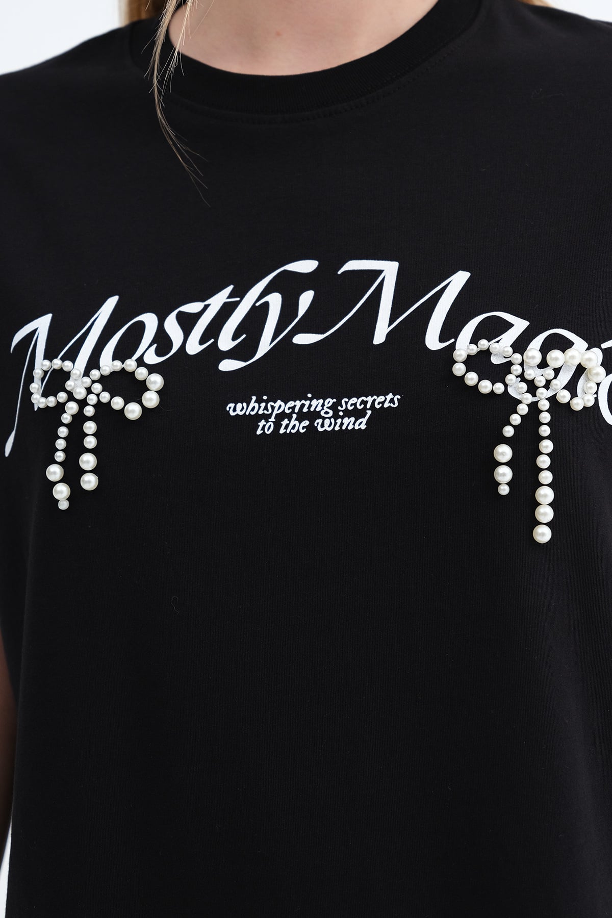 Black_Short-Sleeve-Beaded-T-shirt-addax