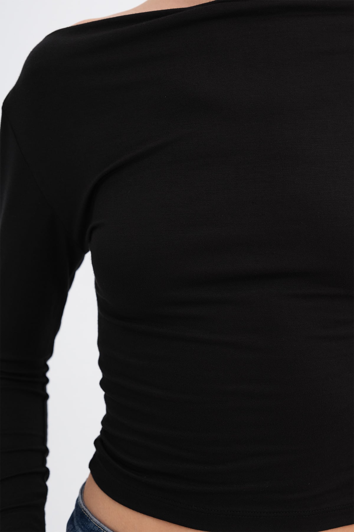 Black_Basic-Boat-Neck-Blouse-addax