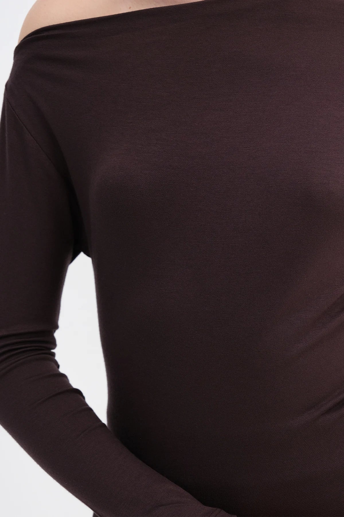 Bitter-Coffee_Basic-Boat-Neck-Blouse-addax