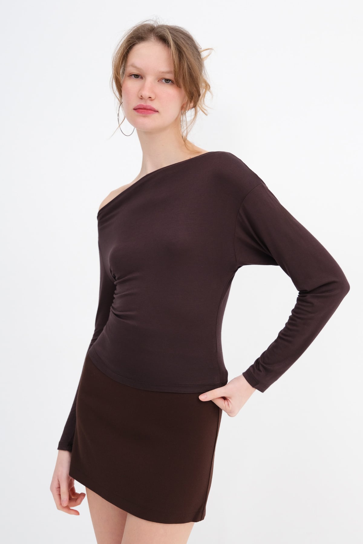 Bitter-Coffee_Basic-Boat-Neck-Blouse-addax