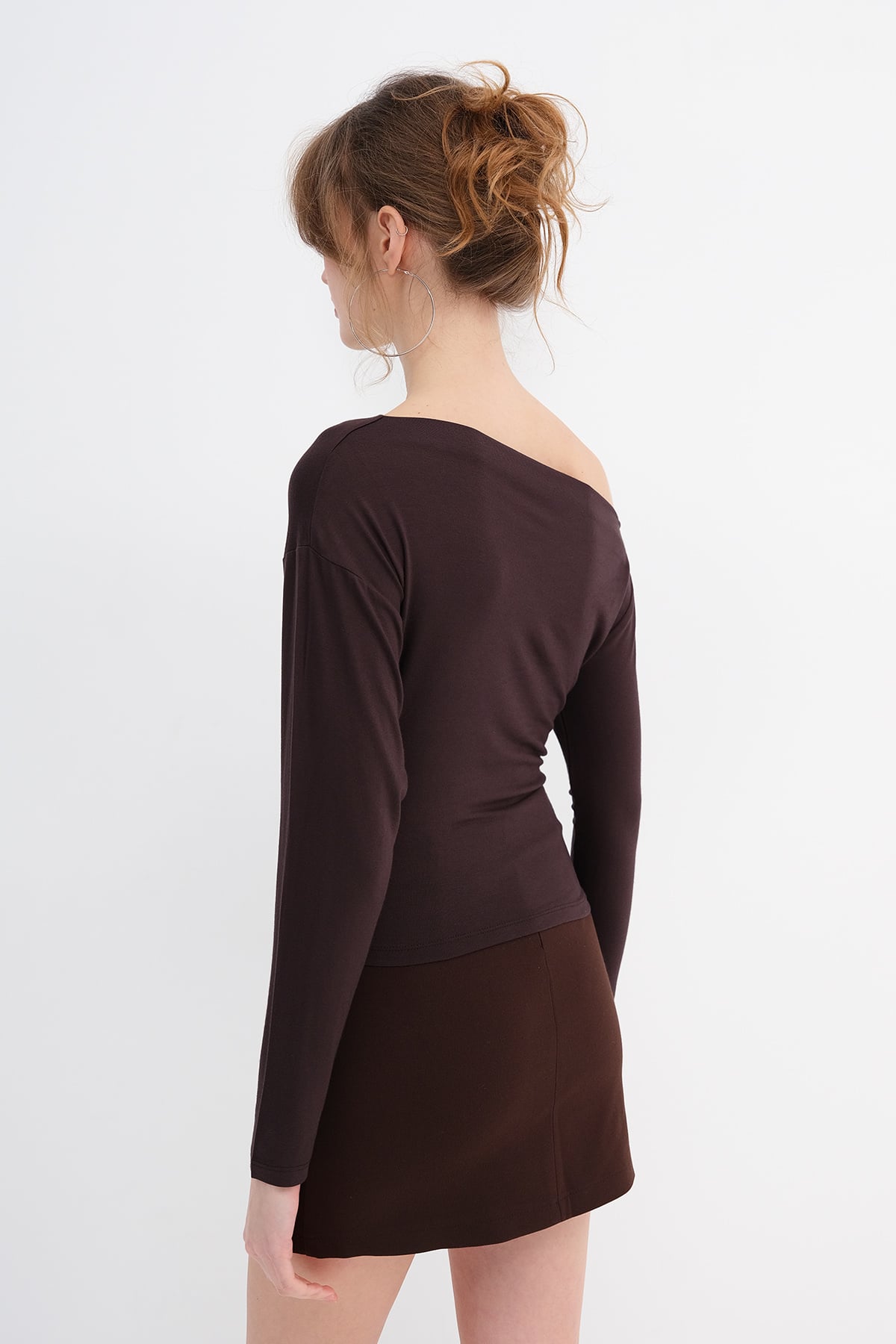 Bitter-Coffee_Basic-Boat-Neck-Blouse-addax