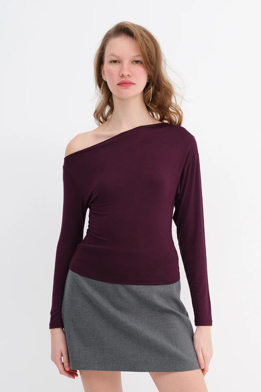 Gardenia_Basic-Boat-Neck-Blouse-addax