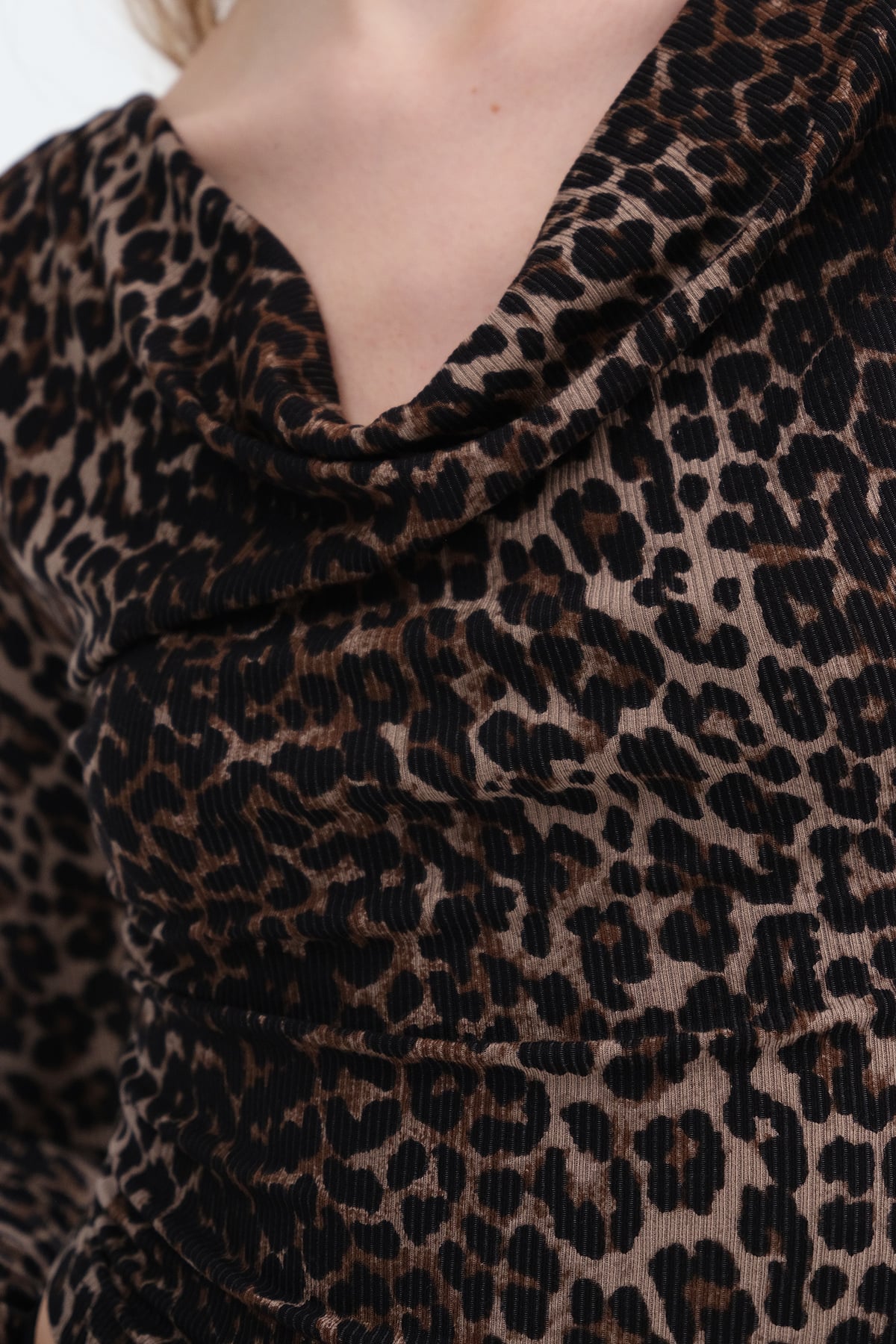 Leopard_Leopard-Print-Cowl-Neck-Top-addax
