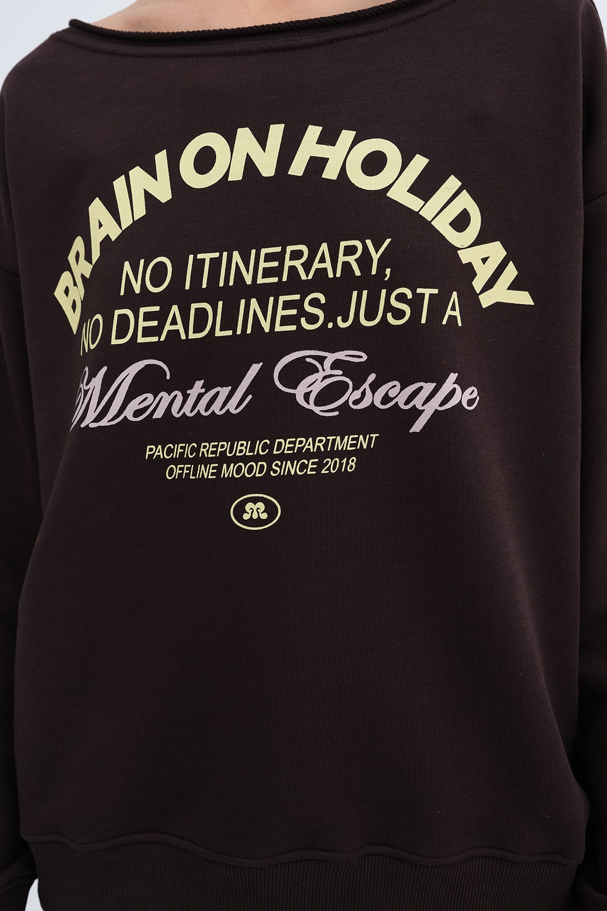 Bitter-Coffee_Boat-Neck-Printed-Sweatshirt-addax