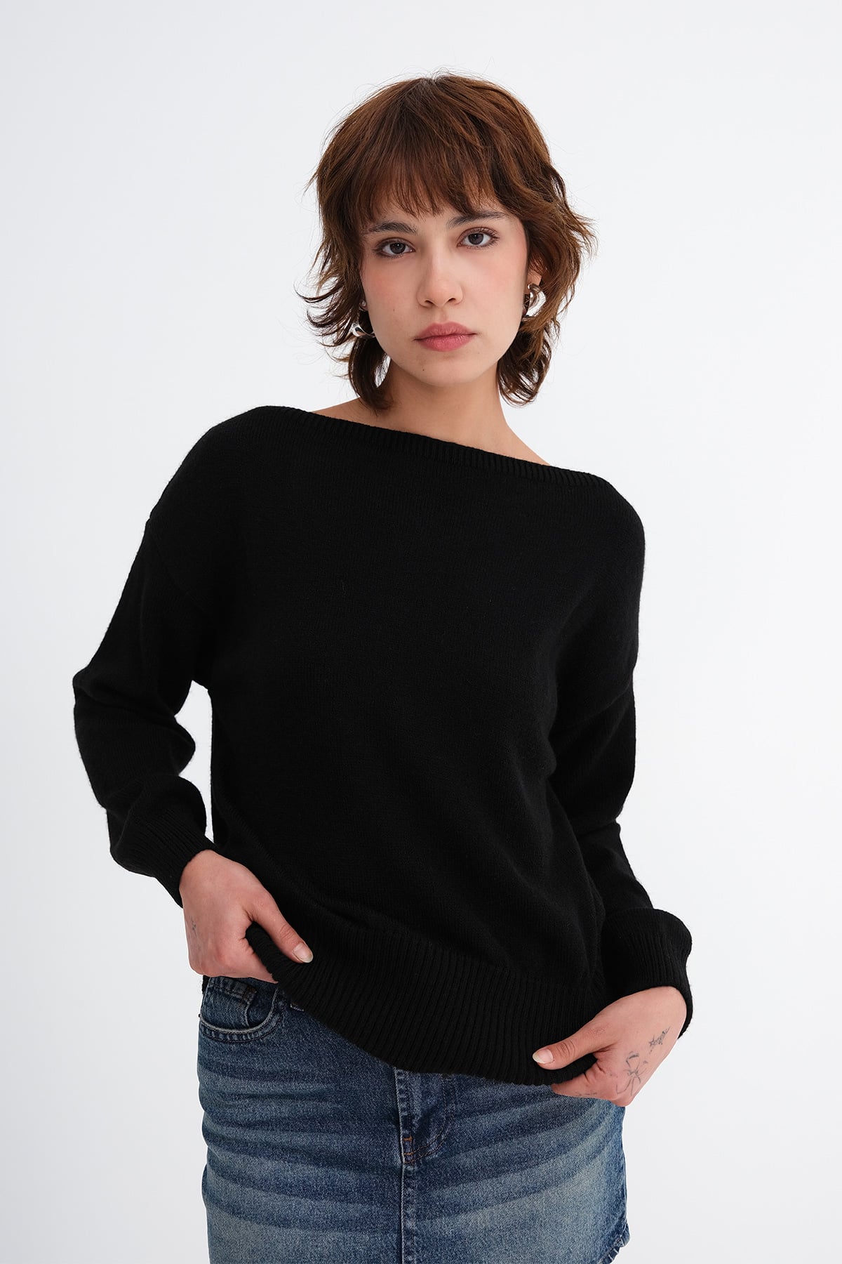 Black_Boat-Neck-Knit-Sweater-addax