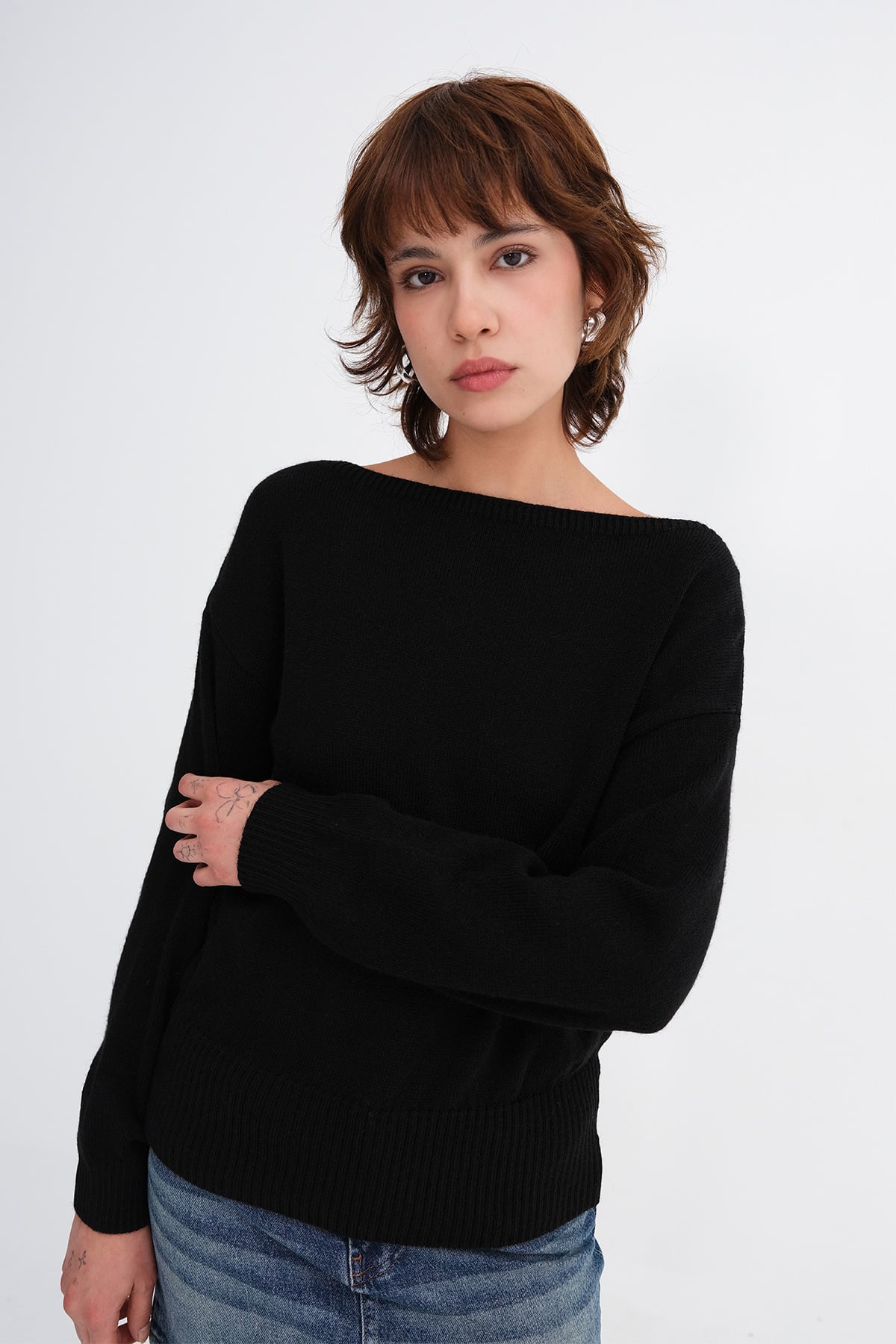 Black_Boat-Neck-Knit-Sweater-addax