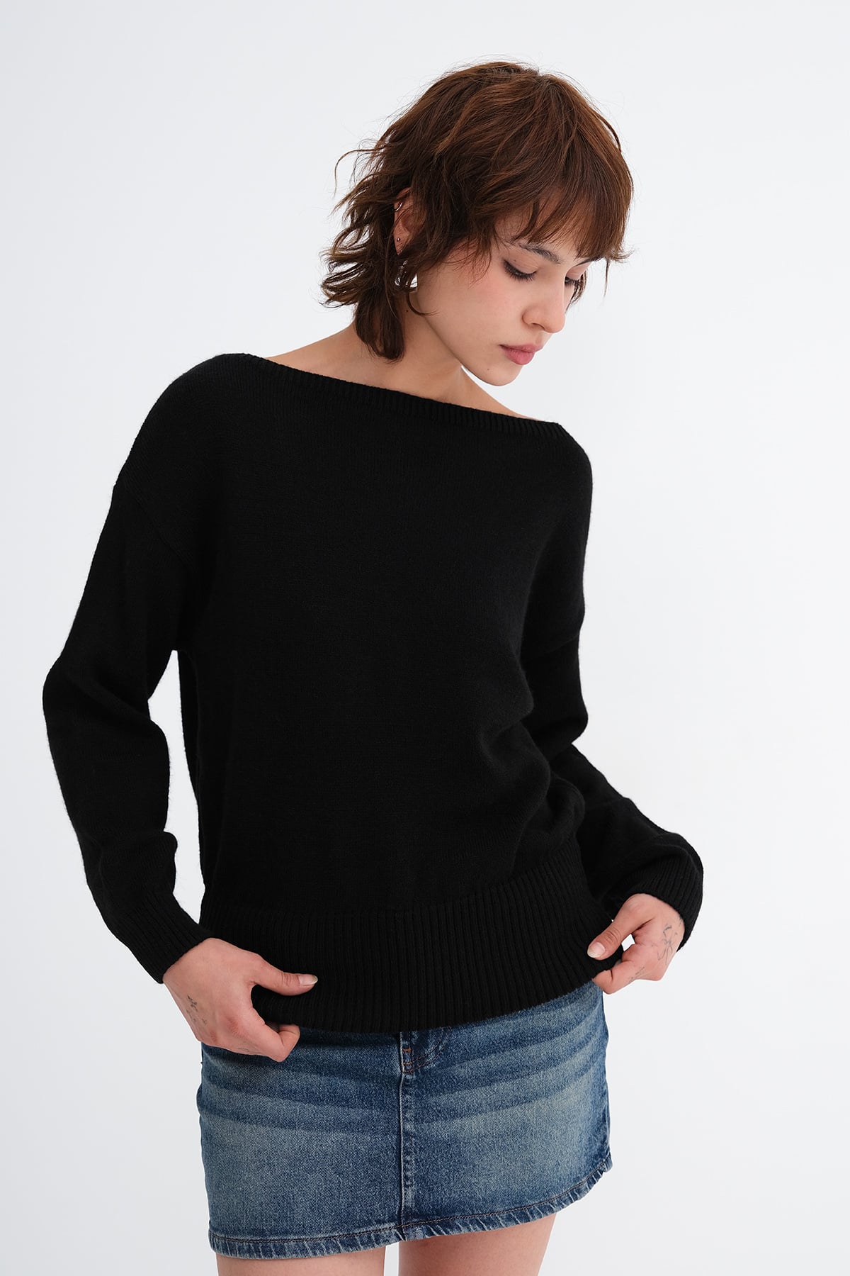 Black_Boat-Neck-Knit-Sweater-addax