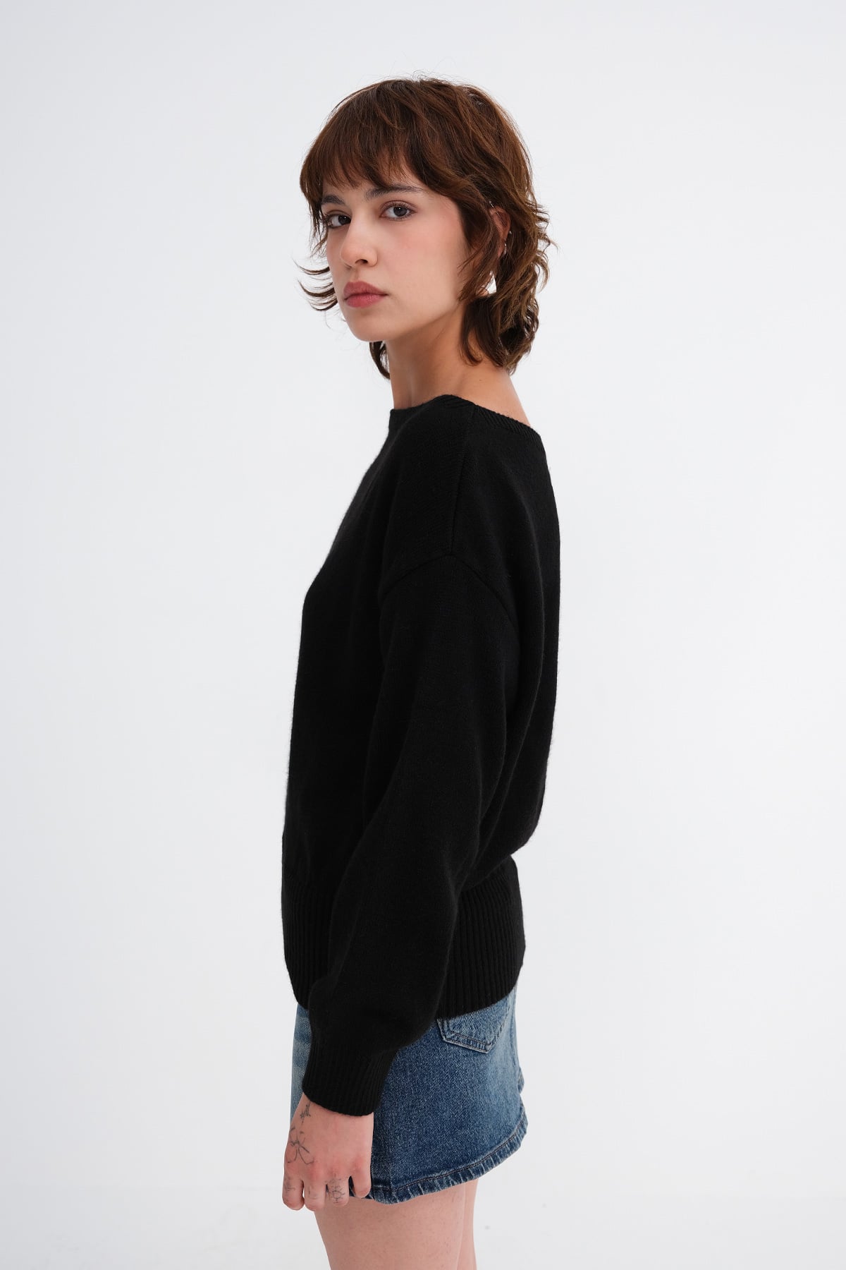 Black_Boat-Neck-Knit-Sweater-addax