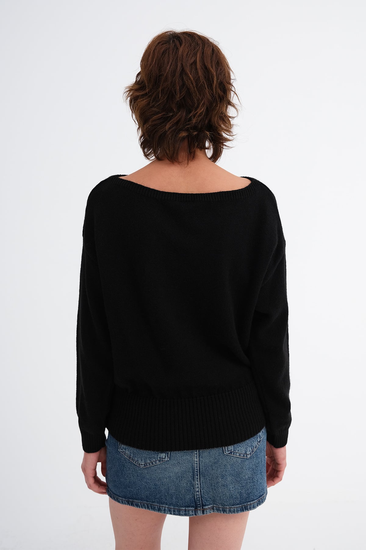 Black_Boat-Neck-Knit-Sweater-addax
