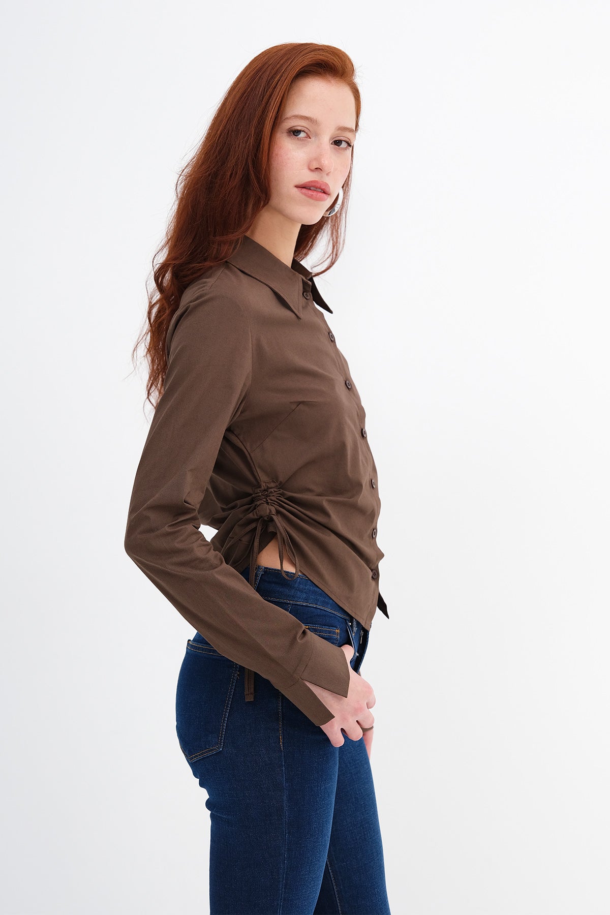 Bitter-Coffee_Ruched-Side-Shirt-addax