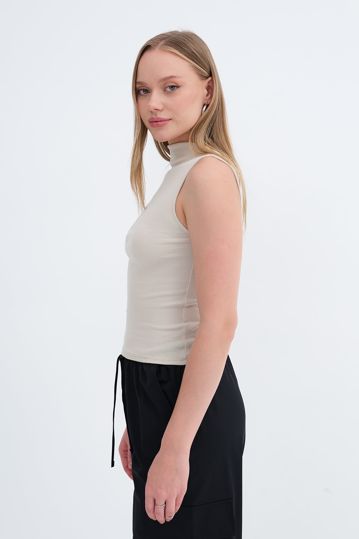 Stone_High-Neck-Tank-Top-addax